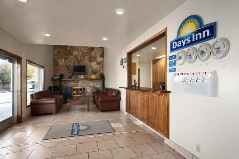 Days Inn By Wyndham Delta Exterior foto
